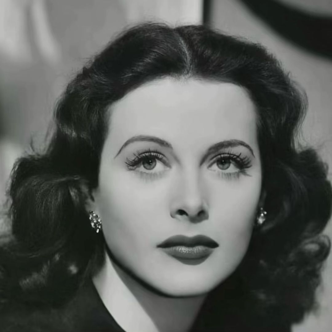 غنيمه علي