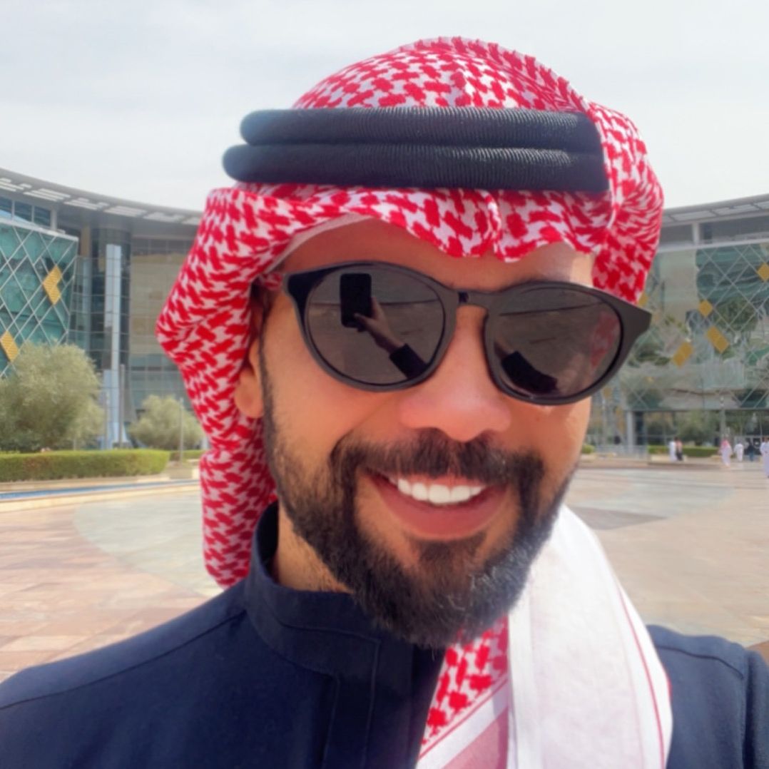 أحمد ريفيوز